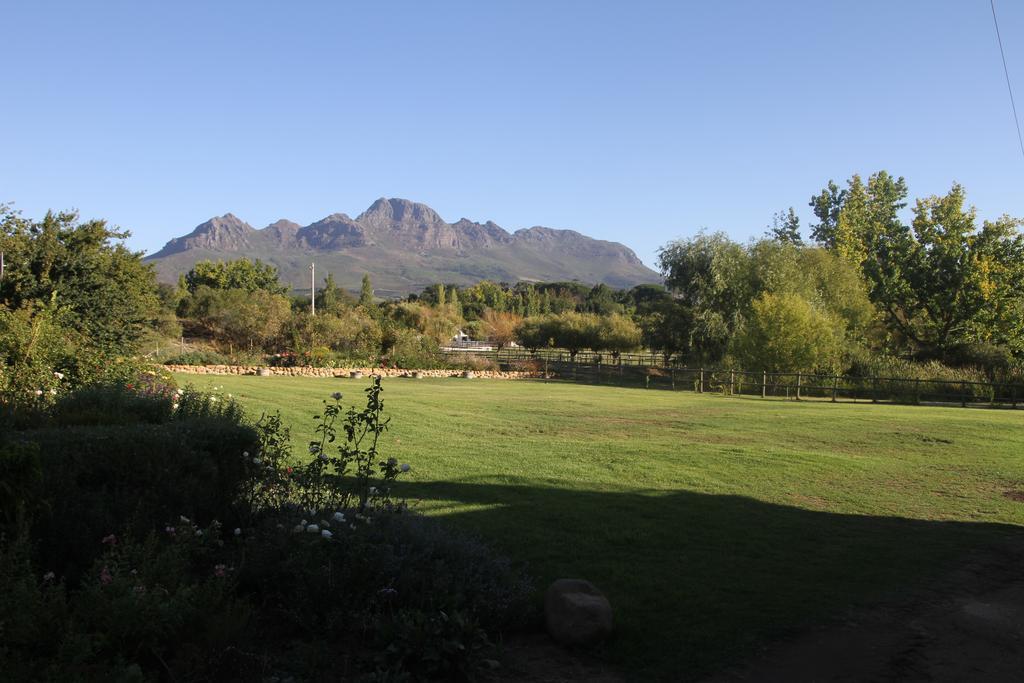Aan De Vliet Guest House Stellenbosch Exteriör bild